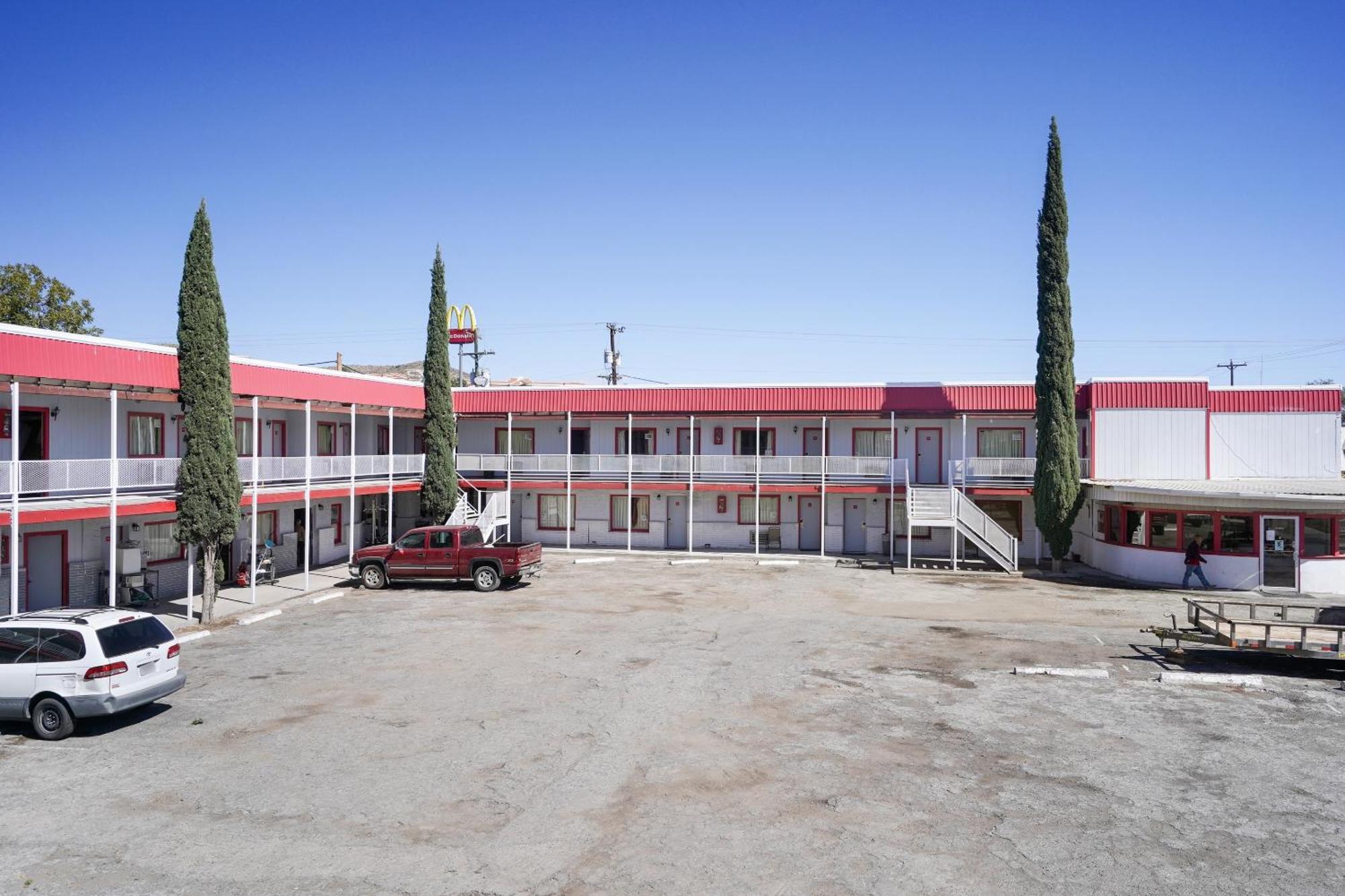 Oyo Alpine Tx Near Big Bend National Park Hotell Eksteriør bilde